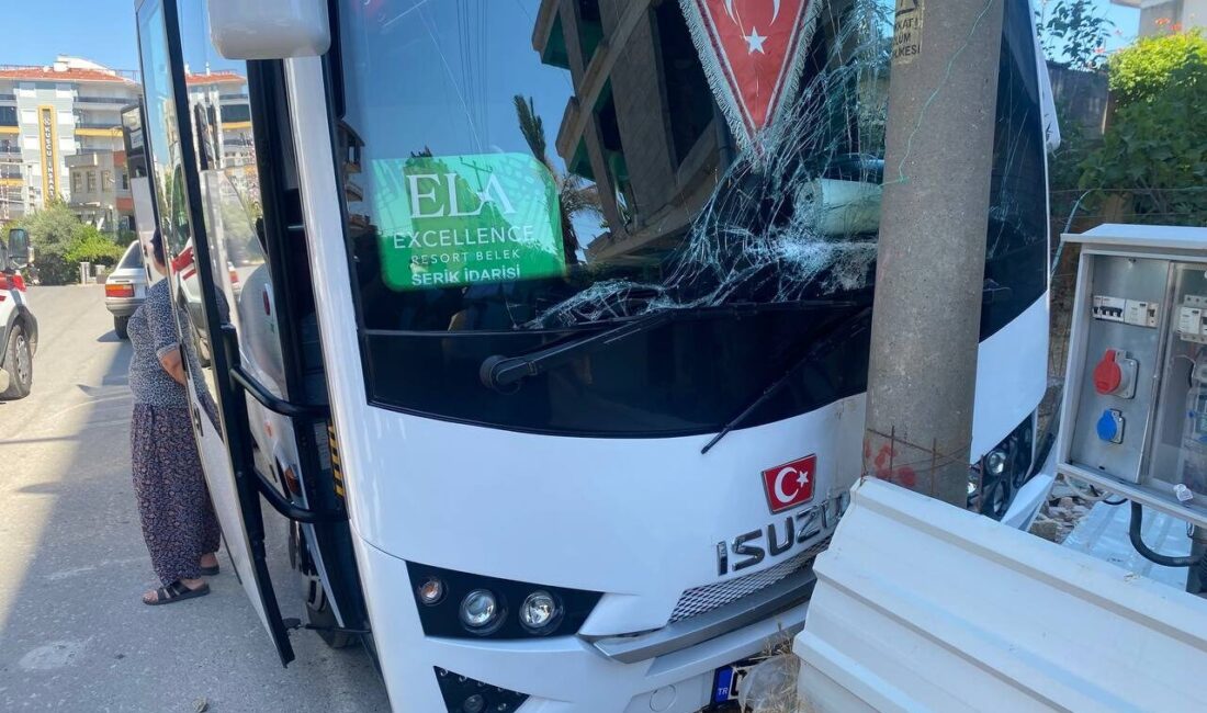 - Sağlık ekipleri, kalp krizi geçirdiği belirlenen sürücüye olay yerinde