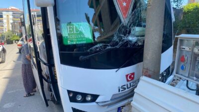 - Sağlık ekipleri, kalp krizi geçirdiği belirlenen sürücüye olay yerinde
