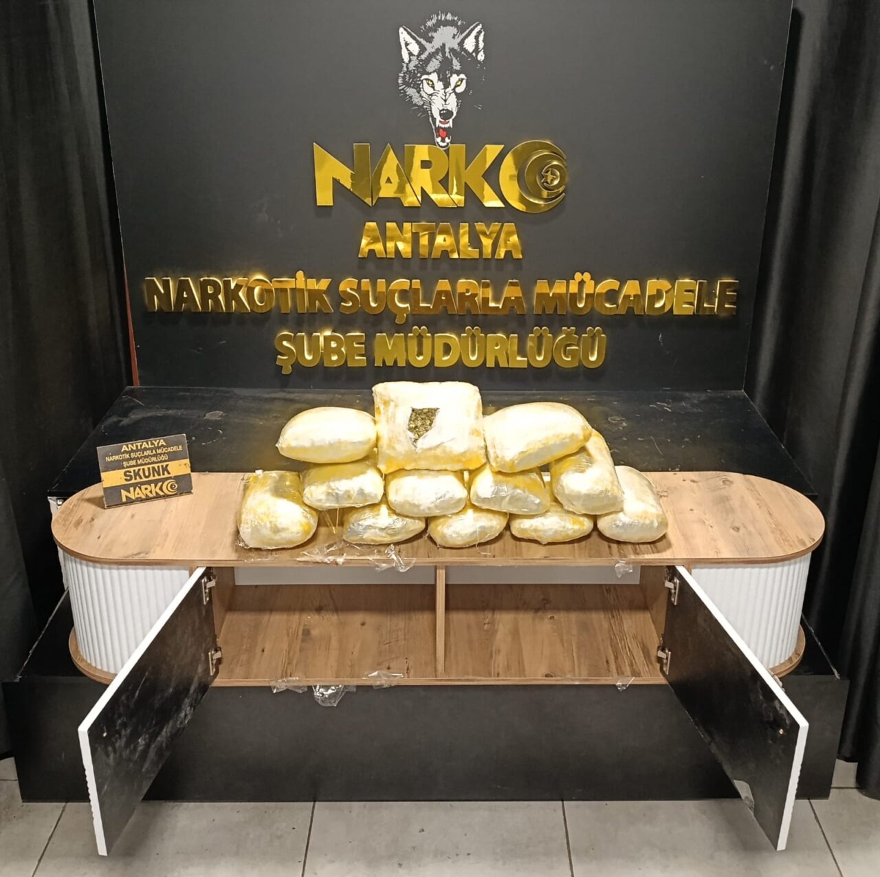 ANTALYA (AA) – Antalya'da kargo aracılığıyla getirildiği belirlenen 7 kilogram