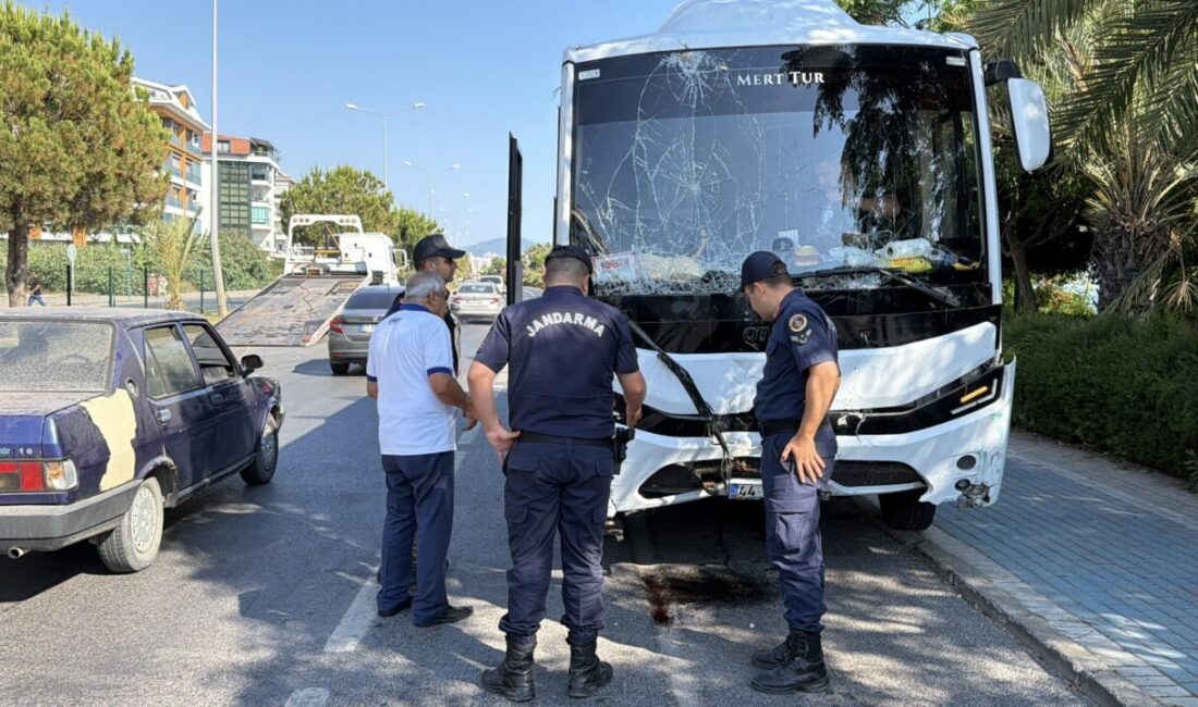 ANTALYA (AA) – Antalya'nın Alanya ilçesinde refüjü aşarak karşı şeride