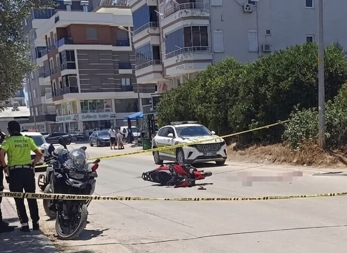 ANTALYA (AA) – Antalya'nın Kumluca ilçesinde otomobil ile çarpışan motosikletin