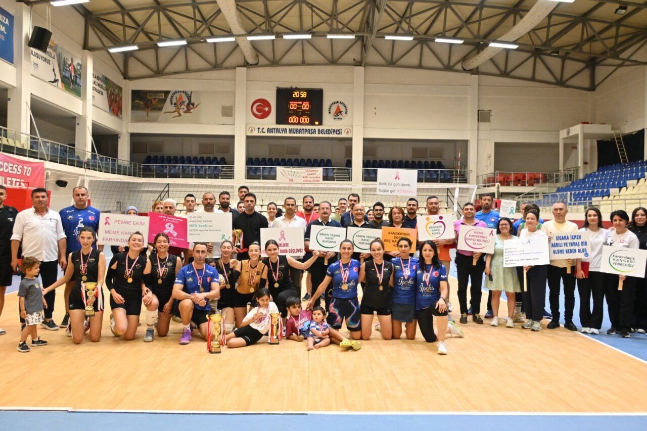- İl Sağlık Müdürlüğünce düzenlenen voleybol turnuvasında sporcular, serviks ve