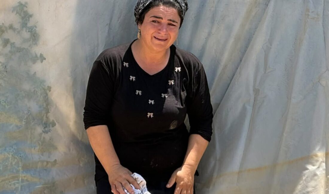 ANTALYA (AA) – Antalya'nın Serik ilçesinde çıkan yangında, tarım işçilerinin