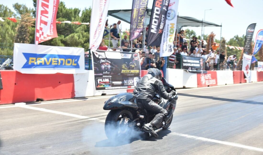 ANTALYA (AA) – Antalya'nın Kepez ilçesinde düzenlenen Türkiye Motodrag Şampiyonası'nın