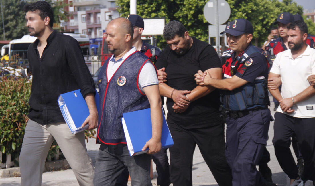 ANTALYA (AA) – Antalya'nın Serik ilçesinde düzenlenen uyuşturucu operasyonunda 9