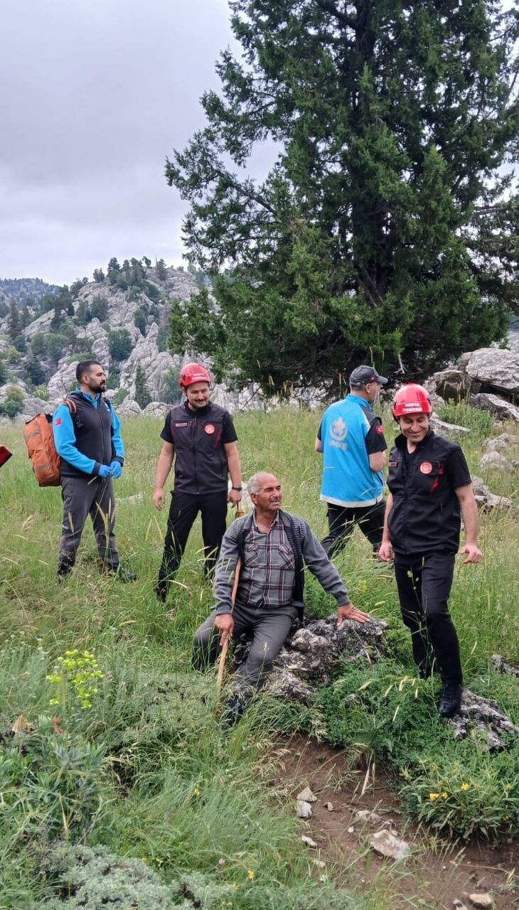 KONYA (AA) – Antalya'nın Akseki ilçesinde koyun otlatırken rahatsızlanan hastaya