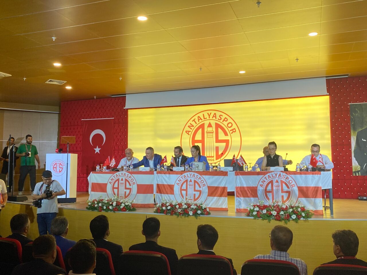 ANTALYA (AA) – Antalyaspor AŞ'nin olağan genel kurulunda başkanlığa Mustafa