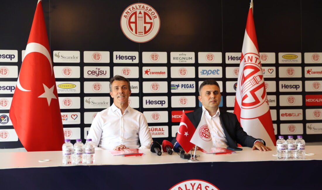 - Kırmızı-beyazlı kulüple 1 yıllığına anlaşan teknik direktör Korkmaz:
"Amacımız Süper