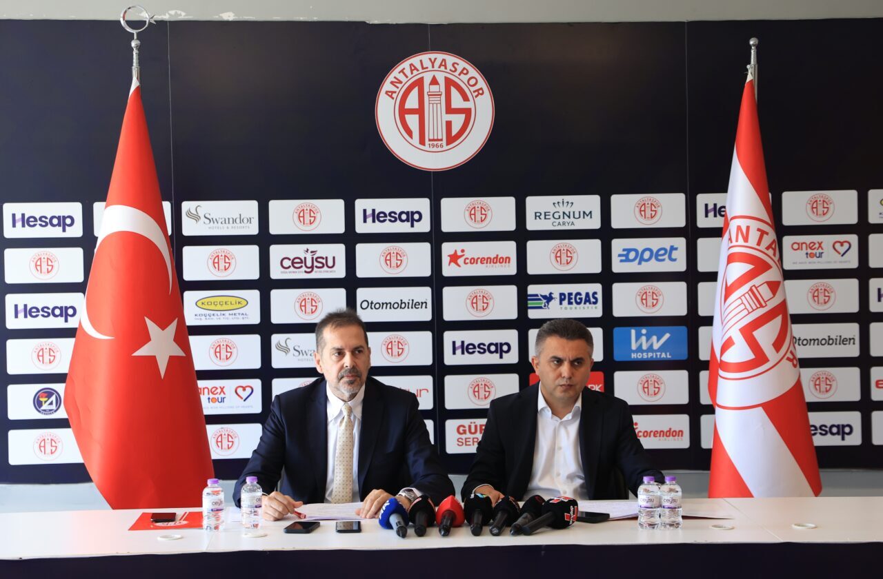 - Antalyaspor AŞ Başkanı Rıza Perçin:
"Bu ayın 19'unda mali ve