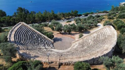 ANTALYA (AA) – Antalya'nın Kaş ilçesinde, yaklaşık 2 bin yıllık