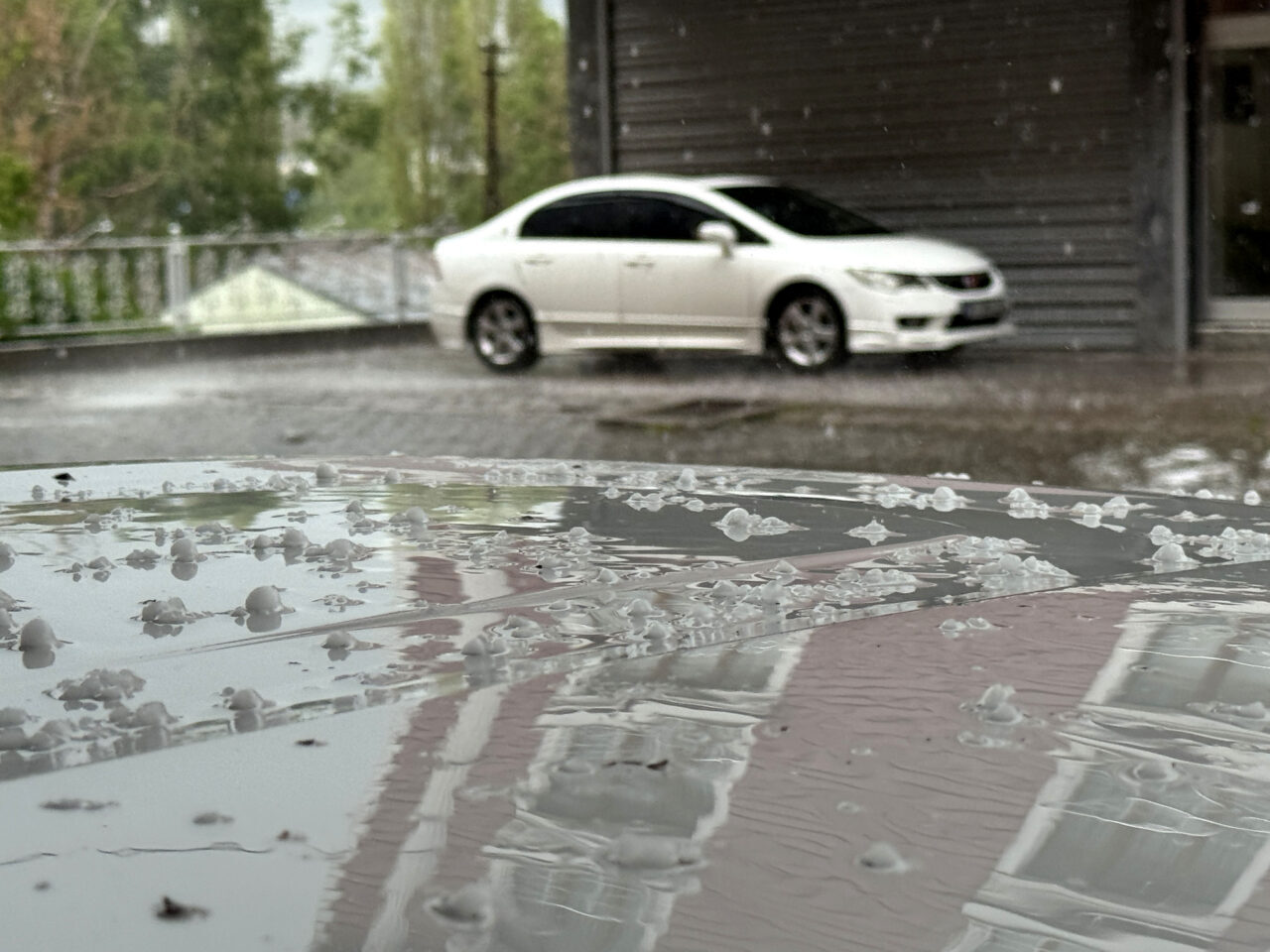 ARDAHAN (AA) – Ardahan ve Ağrı'da sağanak ve dolu yağışı