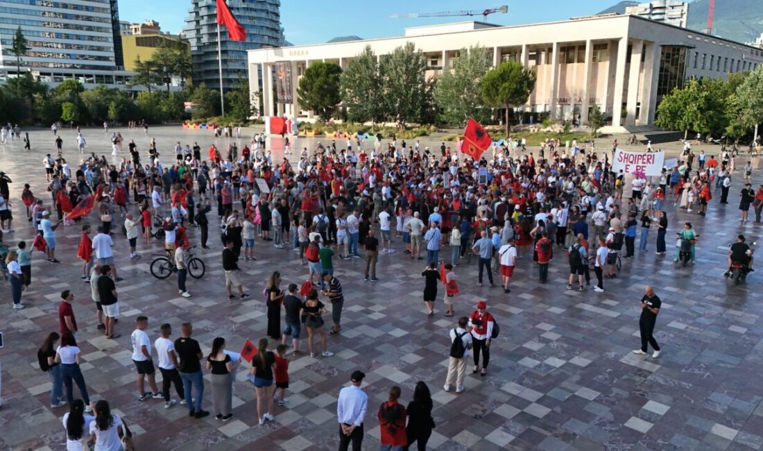 TİRAN (AA) – Arnavutluk'un başkenti Tiran'da, Avlonya (Vlora) kentindeki Zvernec