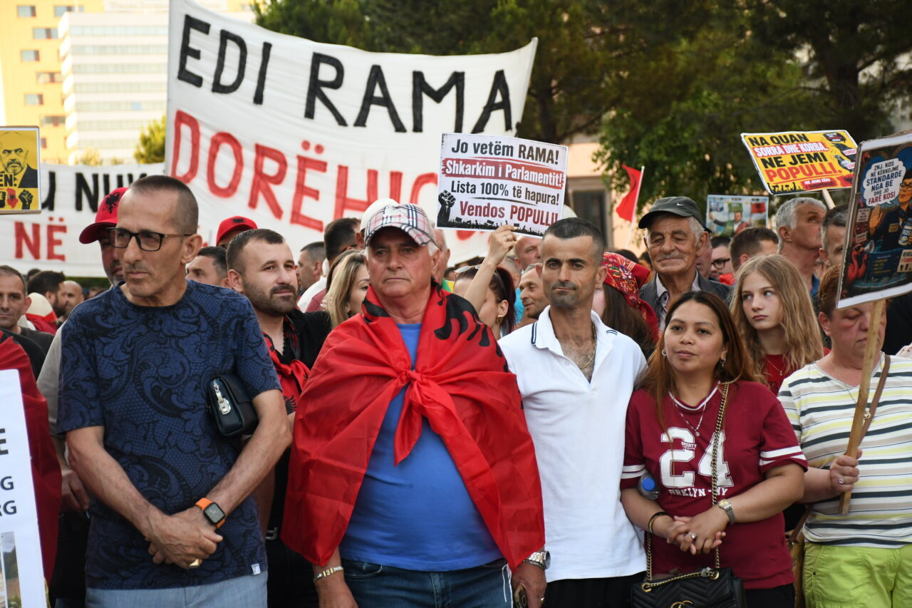 TİRAN (AA) – Arnavutluk'un başkenti Tiran'da, Avlonya (Vlora) kentindeki Zvernec