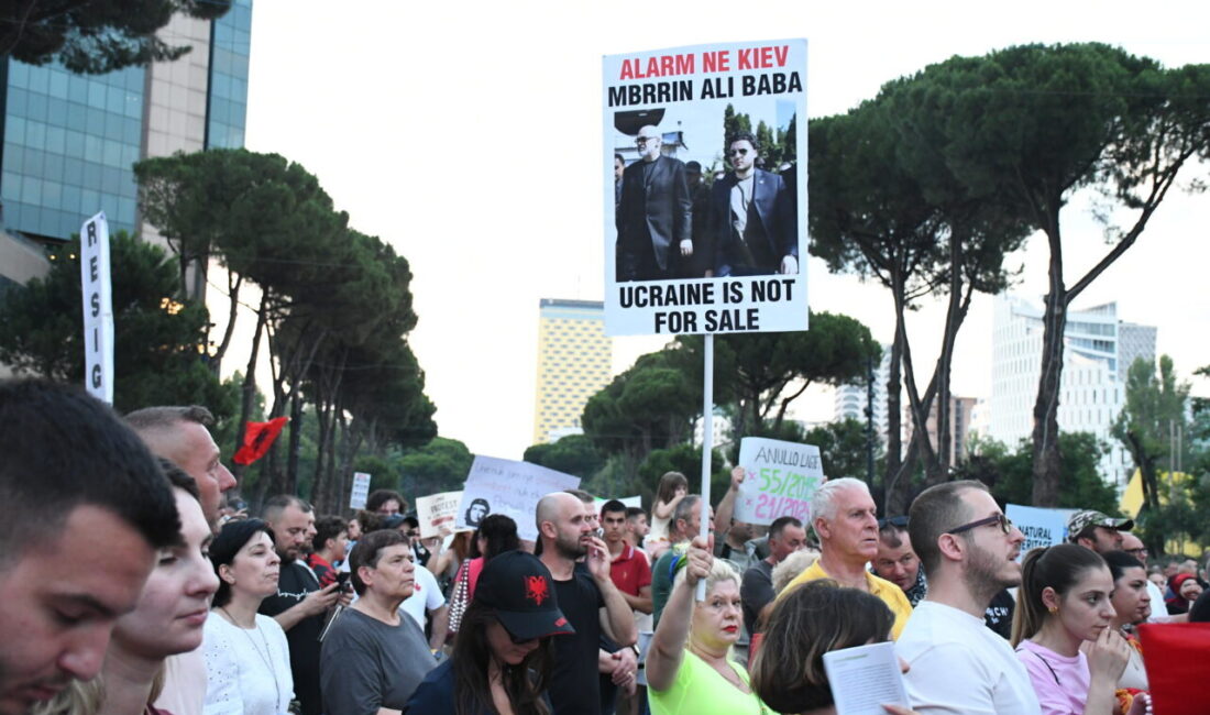 TİRAN (AA) – Arnavutluk'un başkenti Tiran'da, Avlonya (Vlora) kentindeki Zvernec