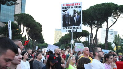 TİRAN (AA) – Arnavutluk'un başkenti Tiran'da, Avlonya (Vlora) kentindeki Zvernec