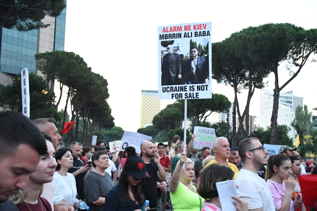 TİRAN (AA) – Arnavutluk'un başkenti Tiran'da, Avlonya (Vlora) kentindeki Zvernec