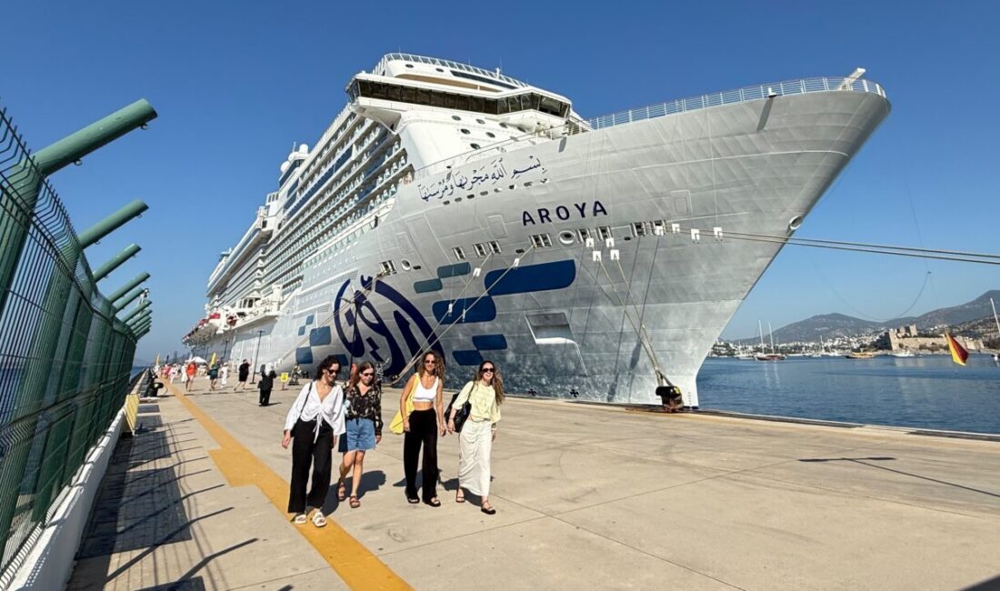 MUĞLA (AA) – Malta bayraklı kruvaziyer "Aroya" ile Muğla'nın Bodrum