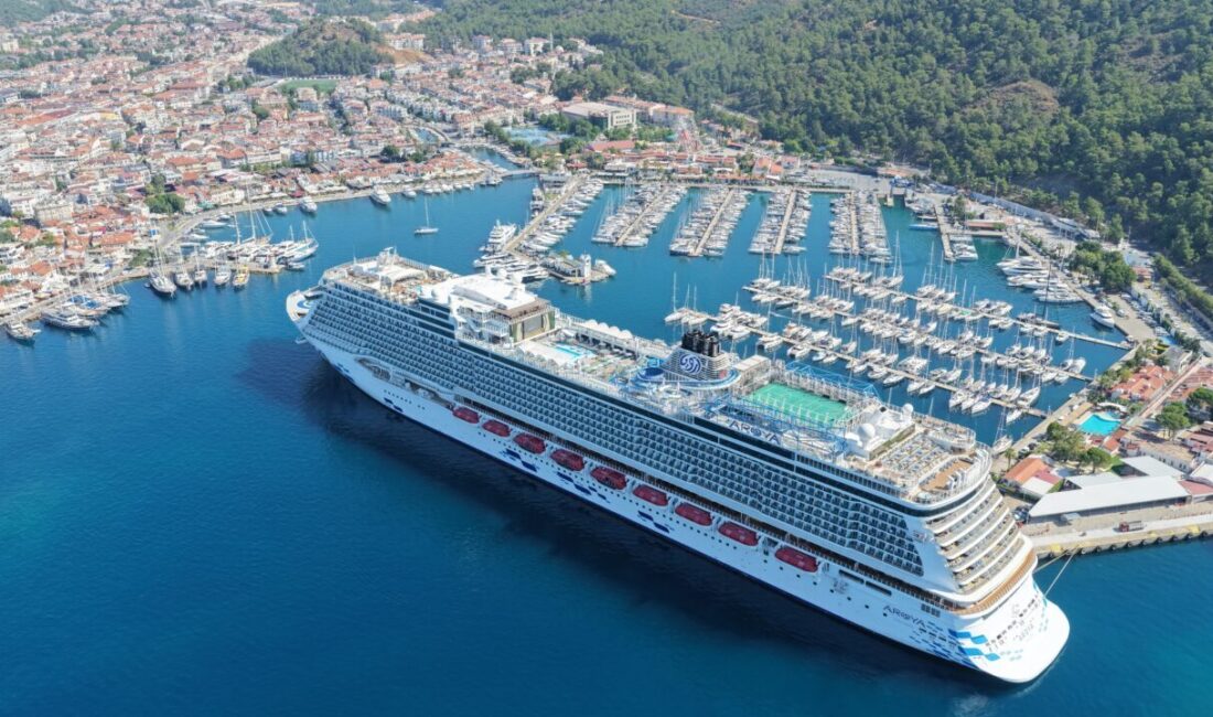 MUĞLA (AA) – Malta bayraklı kruvaziyer "Aroya" ile Muğla'nın Marmaris
