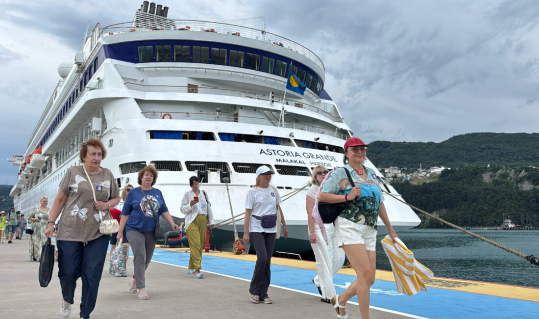BARTIN (AA) – Rusya'nın Soçi kentinden hareket eden "Astoria Grande"