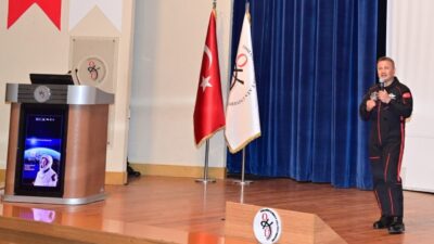 OSMANİYE (AA) – Türkiye'nin ilk astronotu Alper Gezeravcı, Osmaniye'de düzenlenen