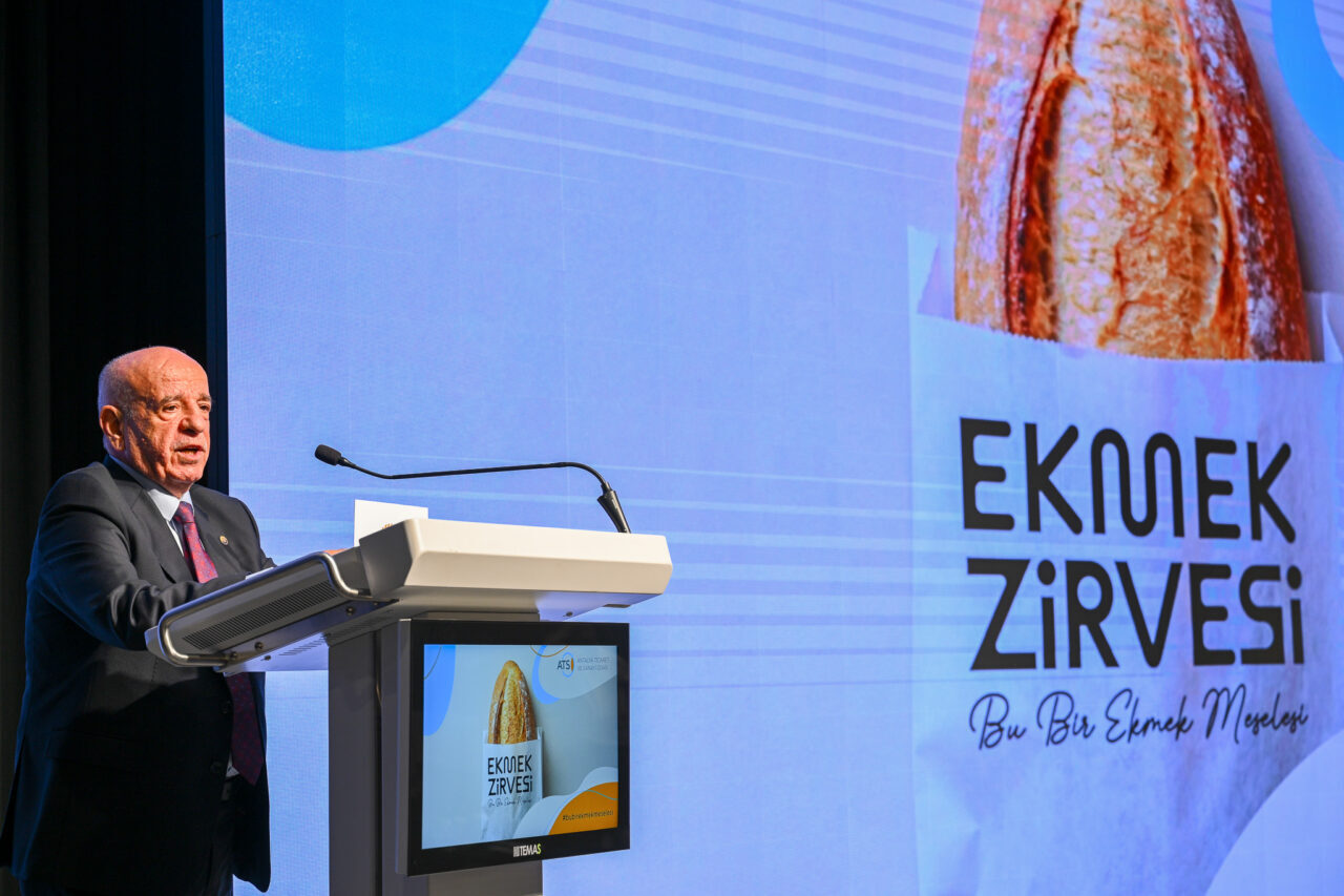 - Türkiye Un Sanayicileri Federasyonu Başkanı Mehmet Mesut Çakmak:
- "Bugün