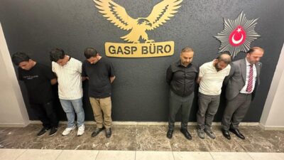 ANKARA (AA) – Afyonkarahisar'da bir alışveriş merkezinde (AVM) kendisini "Cumhur