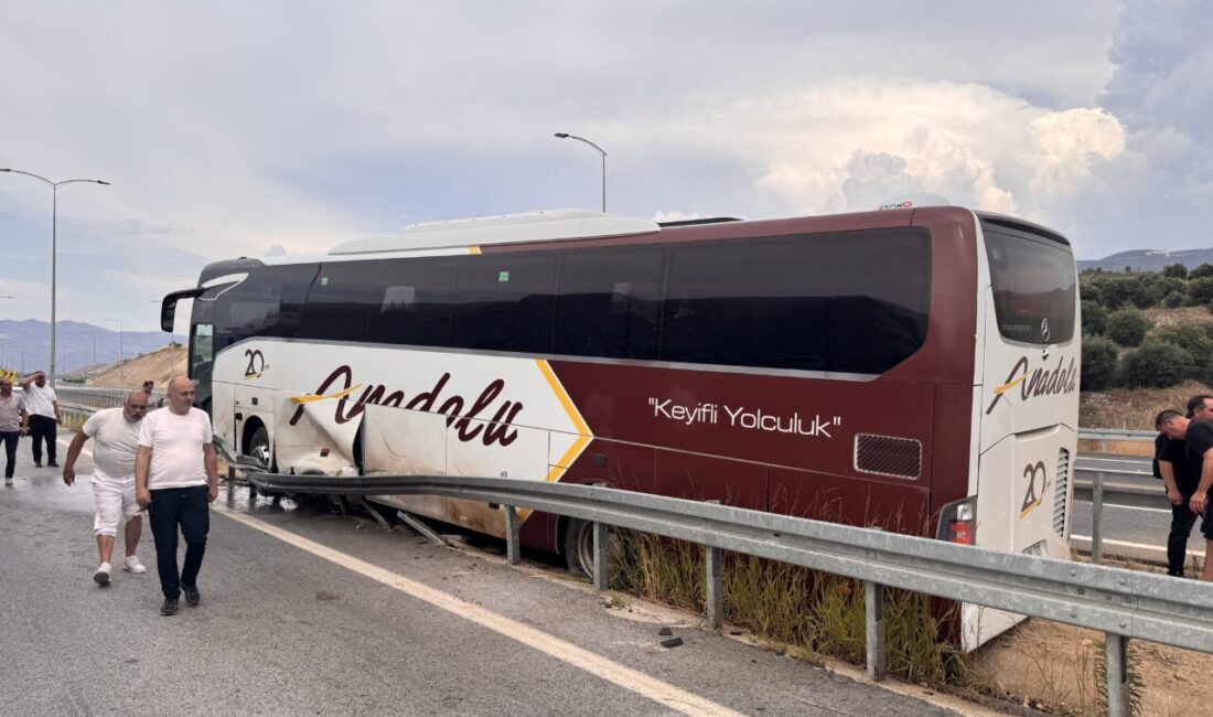 AYDIN (AA) – Aydın'ın Kuyucak ilçesinde yolcu otobüsü ile otomobilin