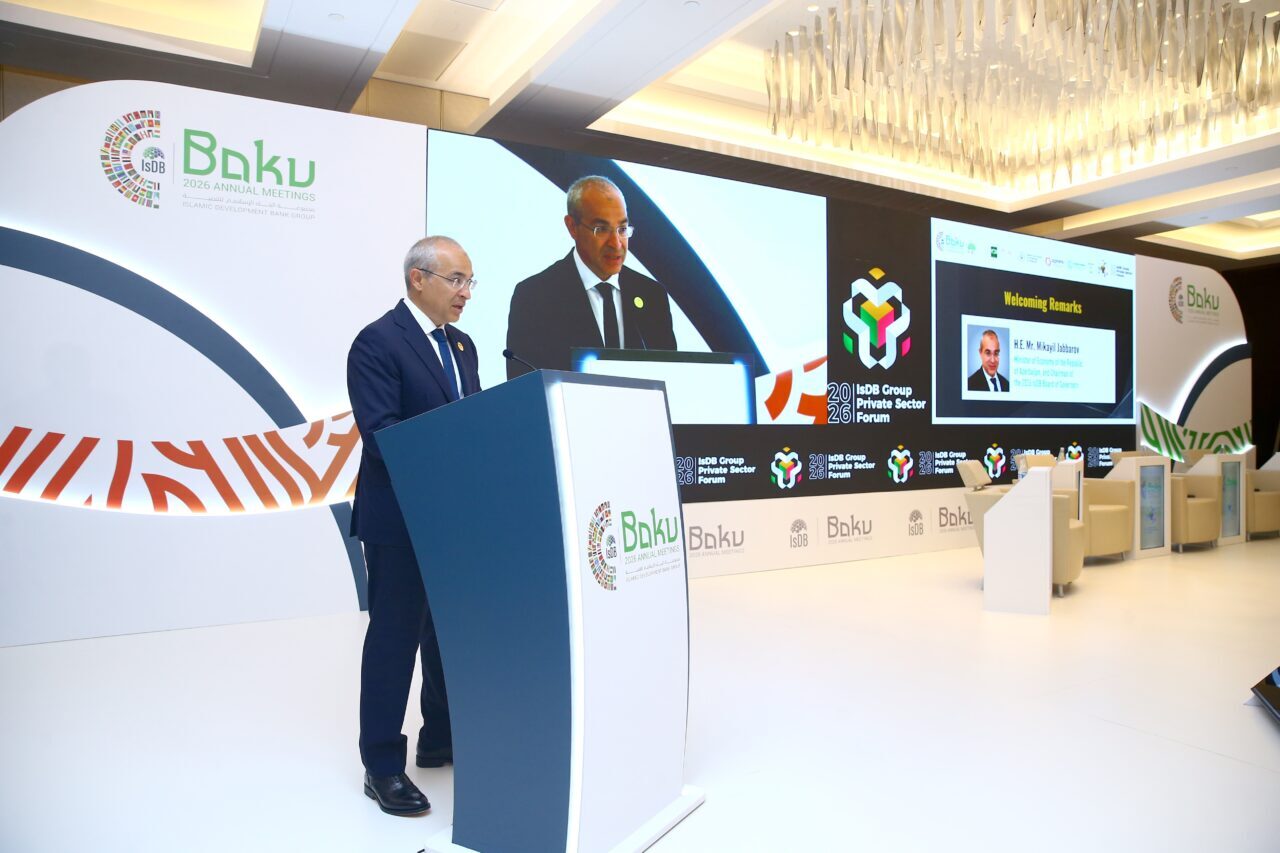 - Azerbaycan Ekonomi Bakanı Mikayıl Cabbarov:
- "İslam Kalkınma Bankası, Azerbaycan'ın