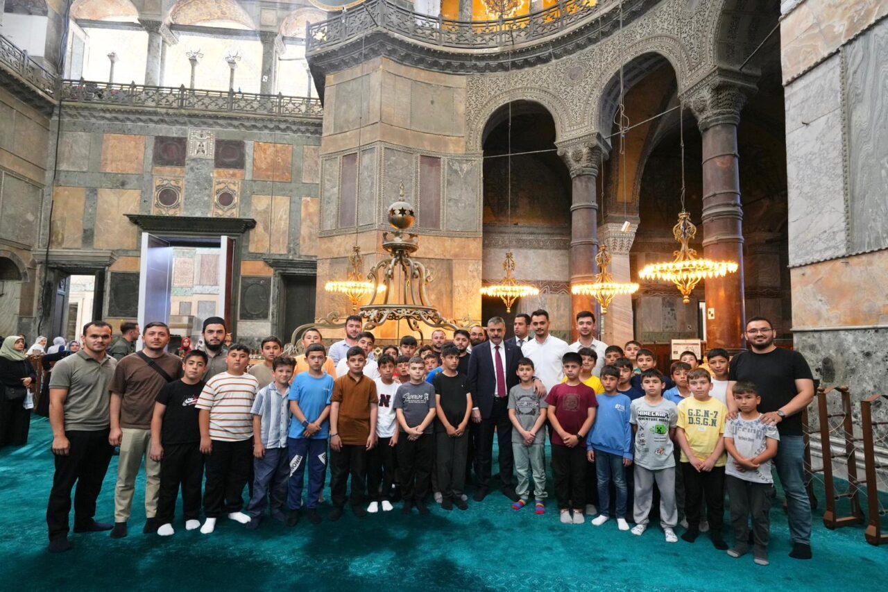 İSTANBUL (AA) – İçişleri Bakanı Mustafa Çiftçi, Ayasofya-i Kebir Cami-i
