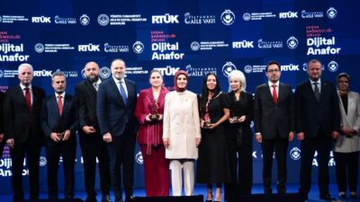 - "Türkiye, dijital kuşatmayı erken fark eden ve bu konuda