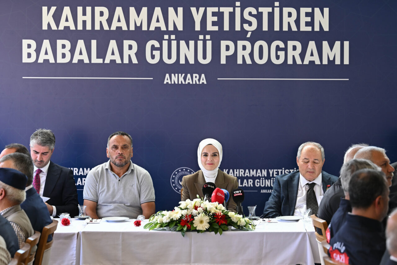 - "Hiç kimse şehitlerimizin ve gazilerimizin aziz hatırasına laf edemeyecek.