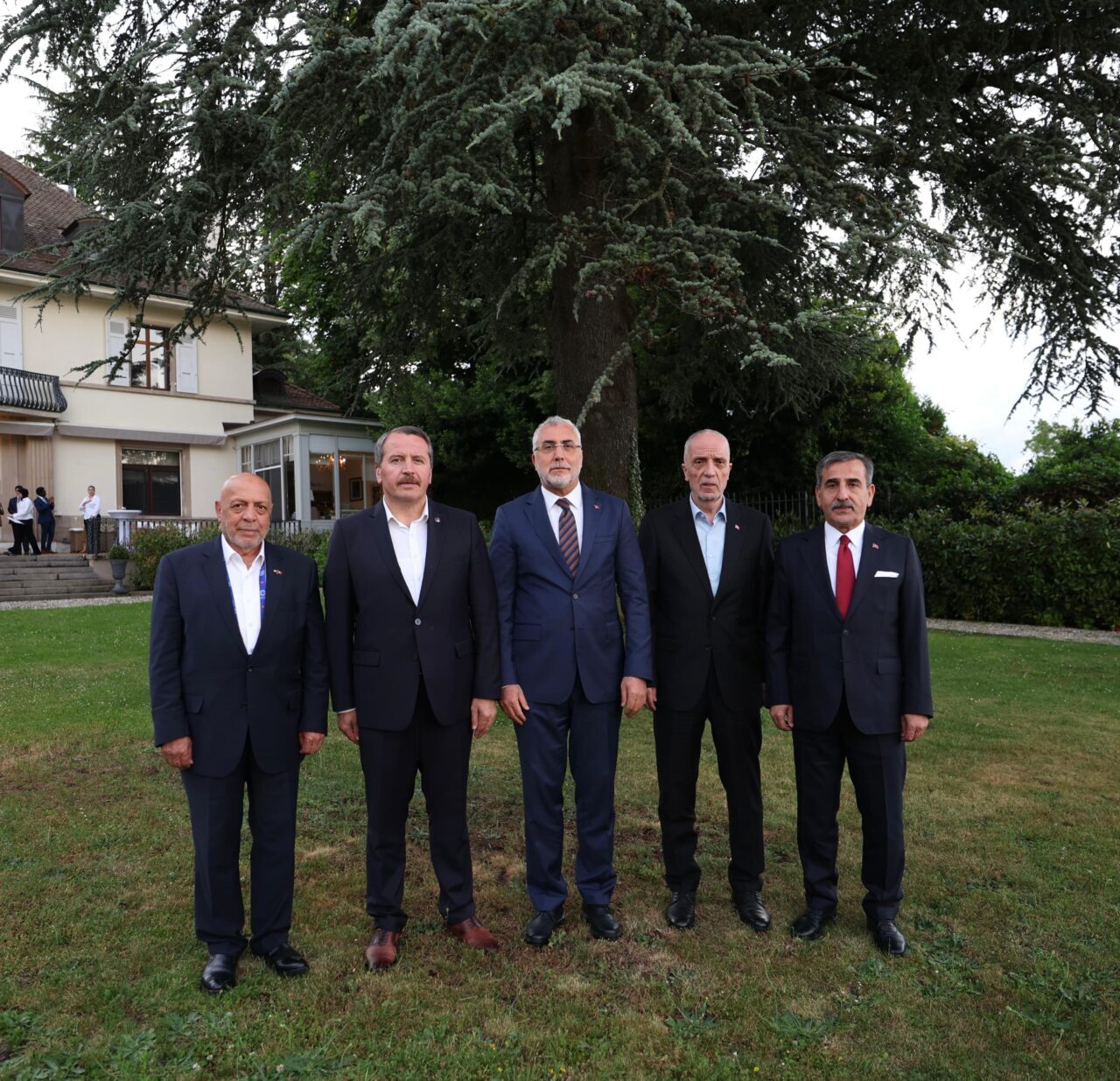 CENEVRE (AA) – Çalışma ve Sosyal Güvenlik Bakanı Vedat Işıkhan,