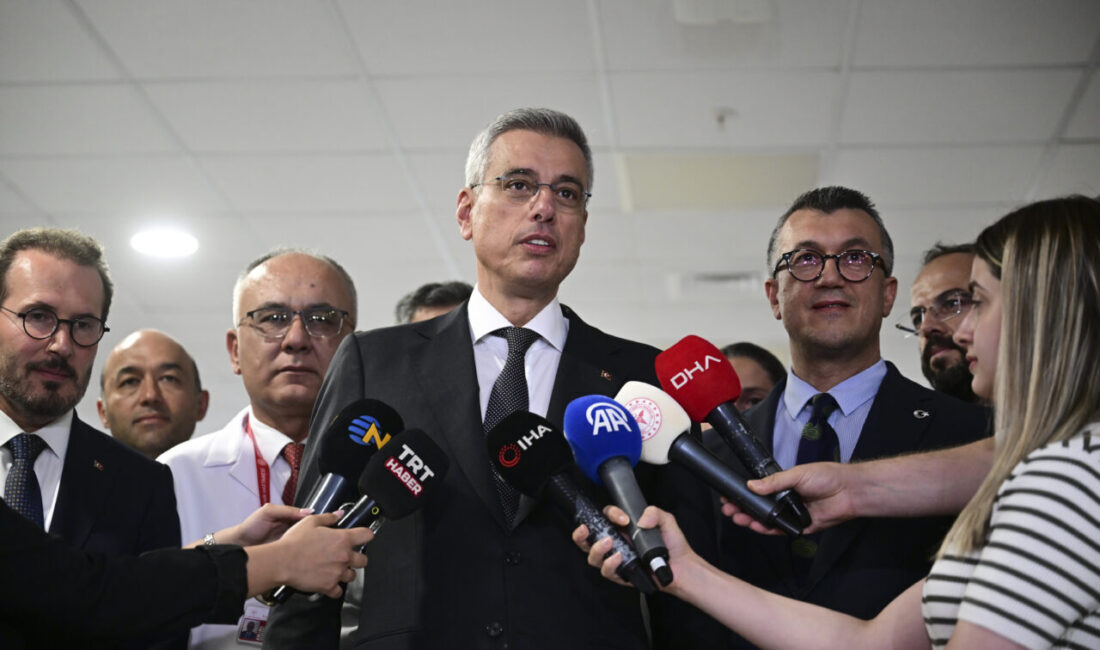 - "Türkiye sağlık sanayisinde artık yavaş yavaş ipuçlarını verdiği başarılara