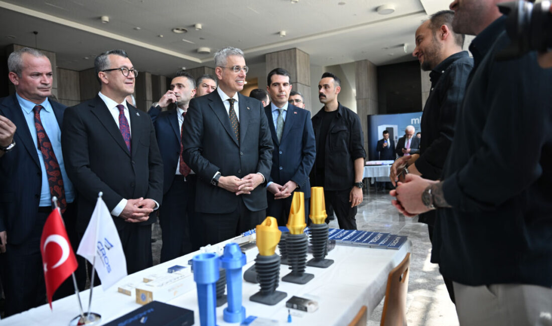 - "Dünyada sınırlı sayıda ülkenin gerçekleştirebildiği yapay zeka destekli endoskopik