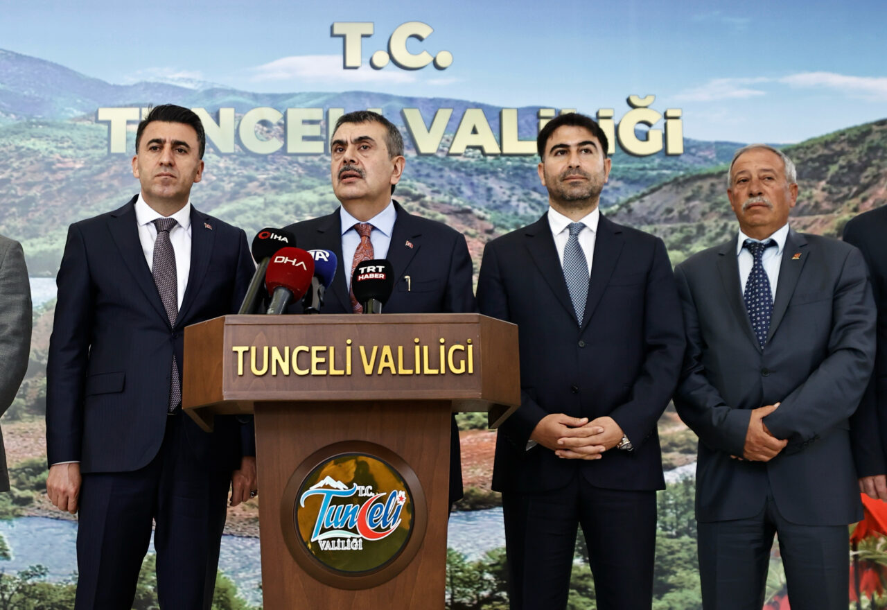- "Eğitim öğretime yapılan yatırımların ülkenin geleceğine yapılan yatırımlar olduğunun,