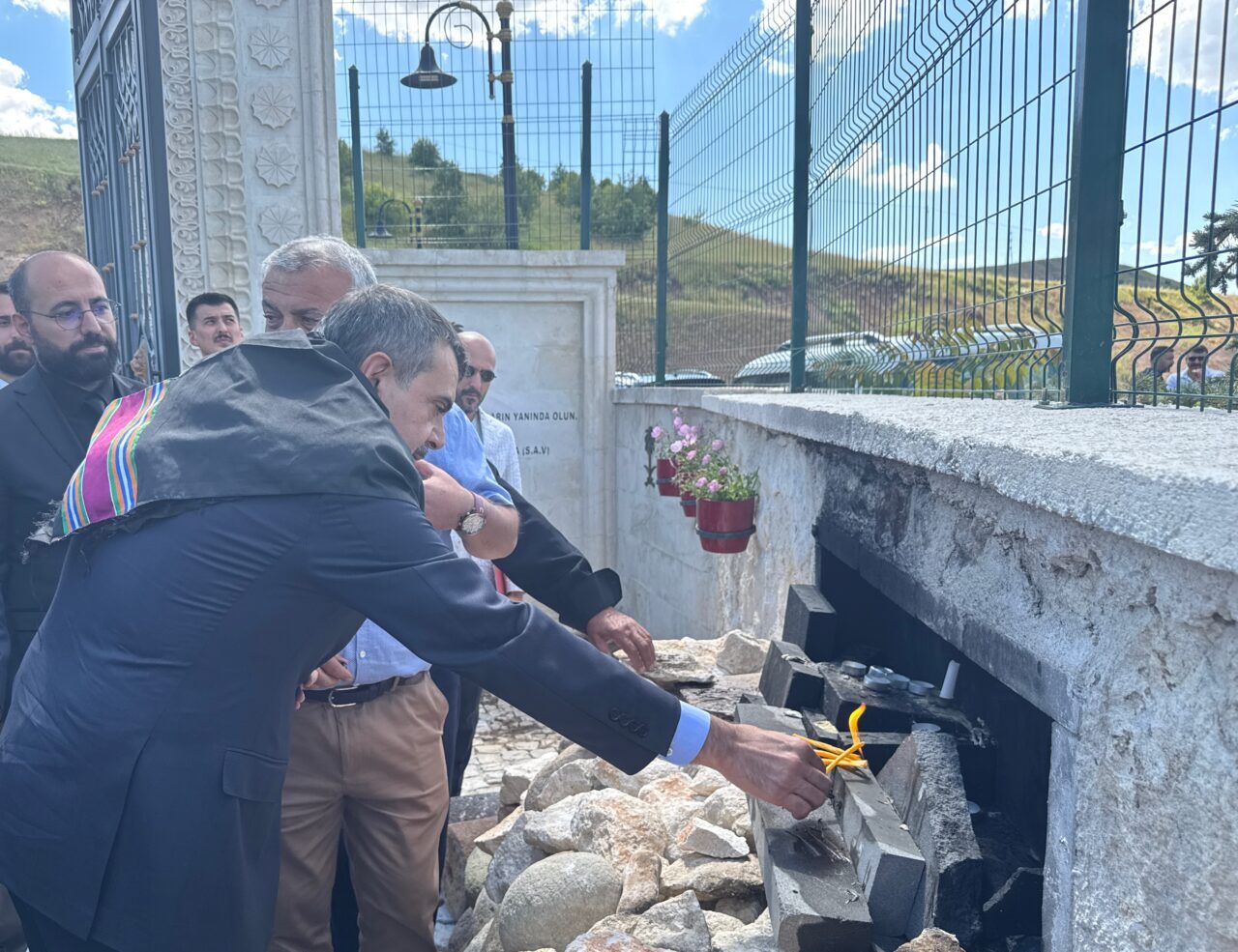 - "Tüm kesimlerin problemlerini çözmek için mücadele ettik. Ve en