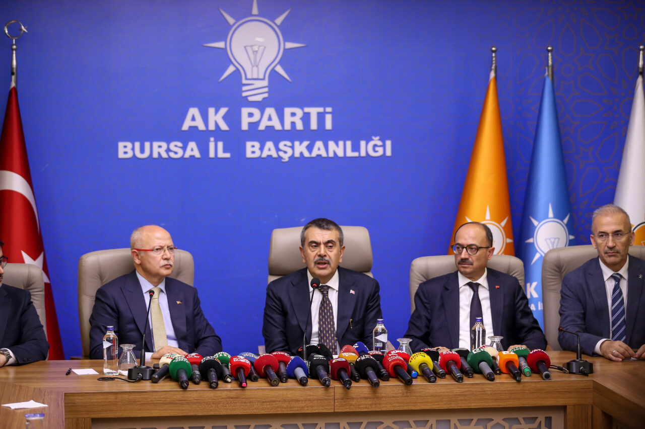 - "Yaklaşık 472 çeşit peynir, Anadolu'nun değişik yerlerinden derlendi. Bunlardan