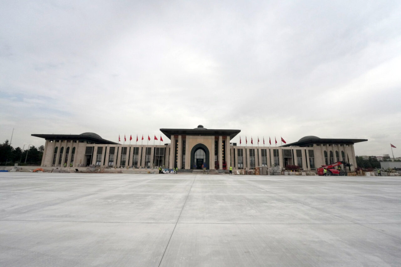 - "Kapsamlı bir modernizasyon çalışmasından geçen Ankara Havalimanı 'ANK' koduyla