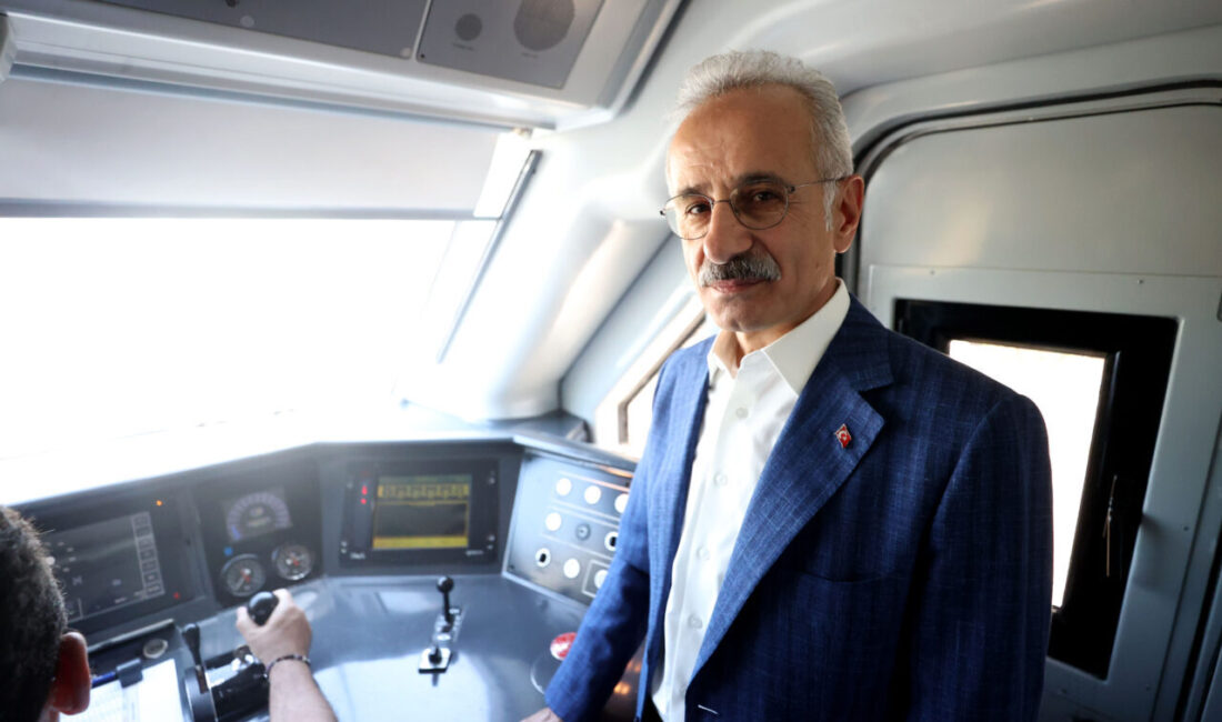 - "Bu hattımız, Türkiye'yi Avrupa demir yolu ağına yüksek standartlarda