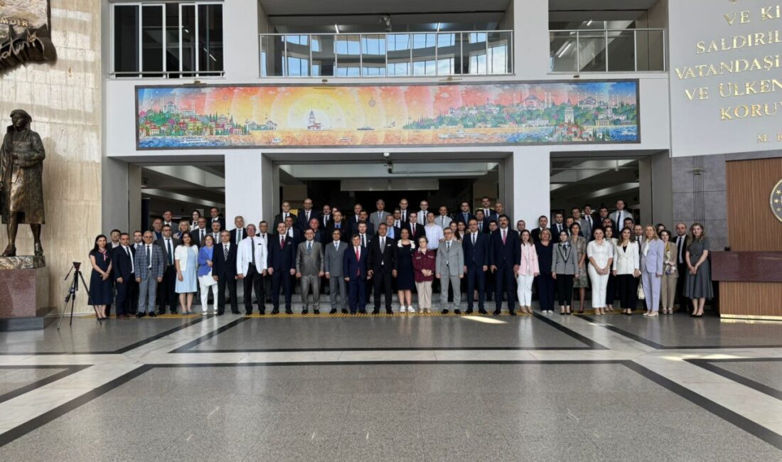 İSTANBUL (AA) – Bakırköy Adliyesi'nde, Kurban Bayramı dolayısıyla bayramlaşma töreni