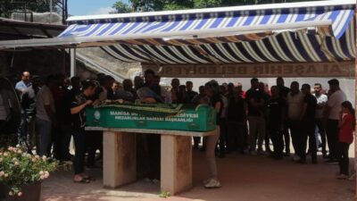MANİSA (AA) – Balayı tatili için Muğla'nın Fethiye ilçesine giden