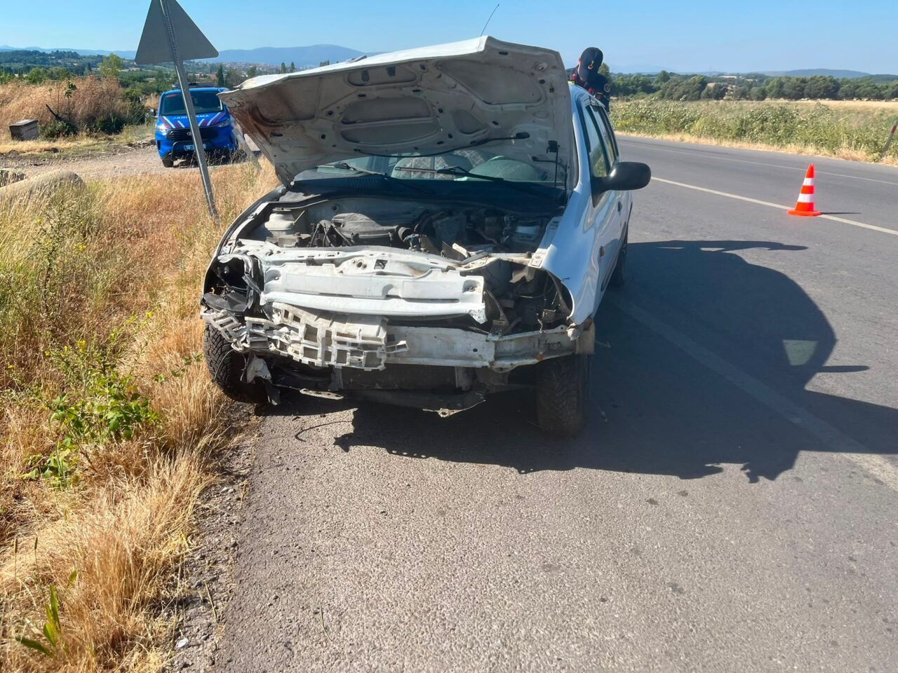 BALIKESİR (AA) – Balıkesir'in Savaştepe ilçesinde iki otomobilin çarpışması sonucu