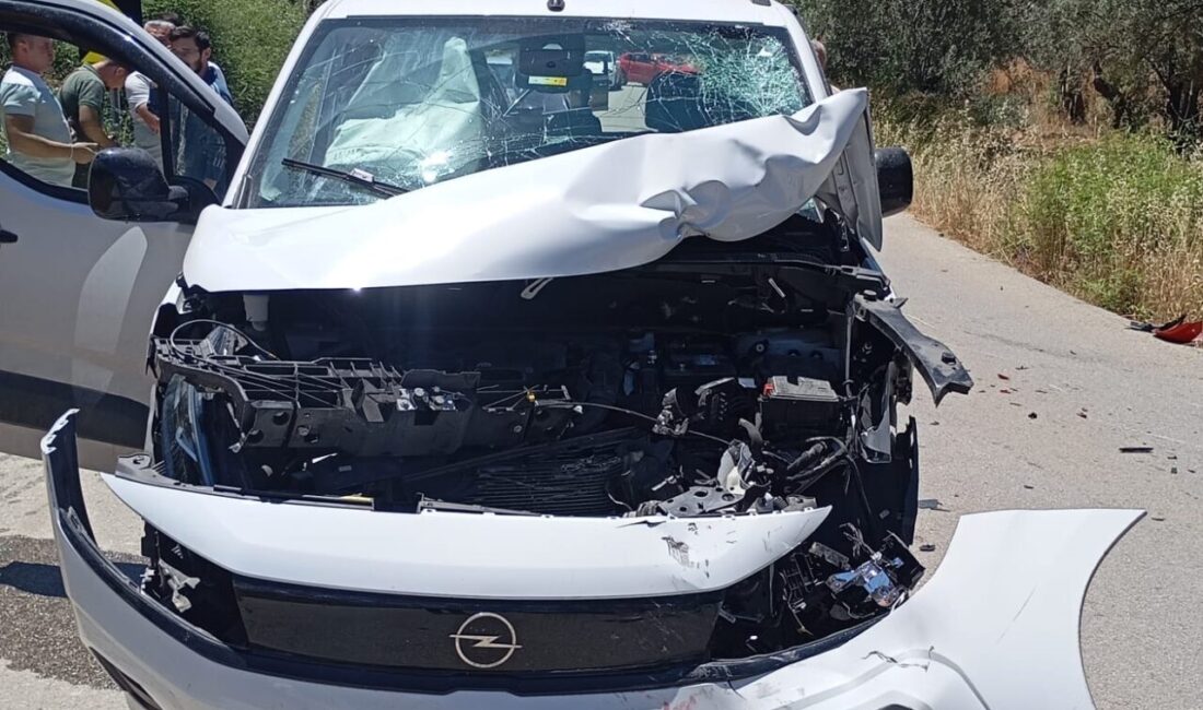 BALIKESİR (AA) – Balıkesir'in Burhaniye ilçesinde otomobil ile çarpışan motosikletin