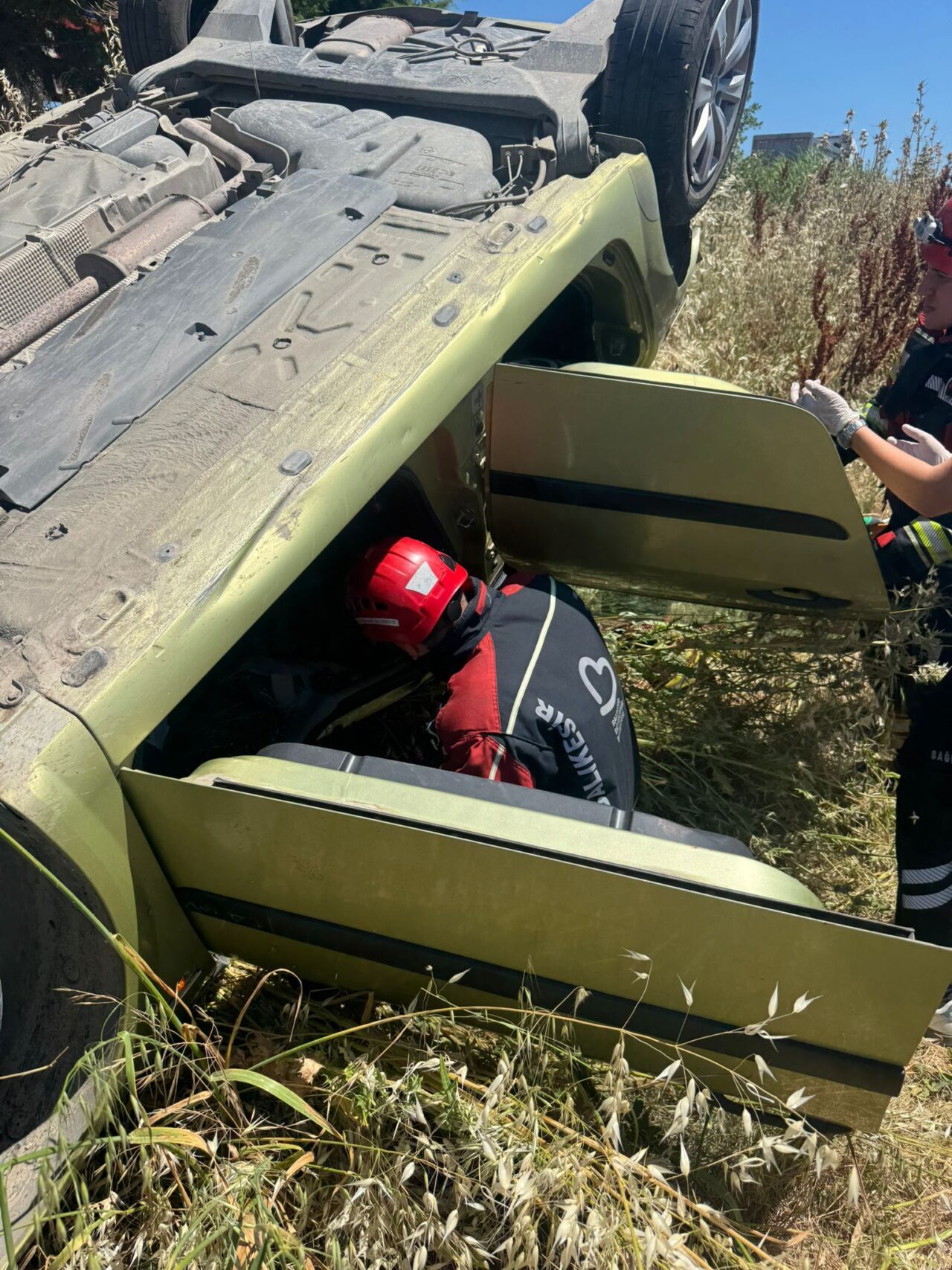 BALIKESİR (AA) – Balıkesir'in Bandırma ilçesinde, iki otomobilin çarpışması sonucu