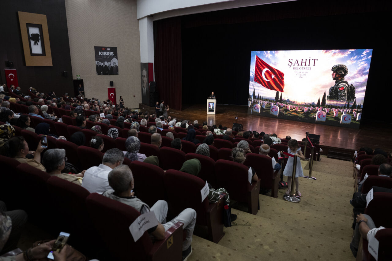 - Milli Eğitim Bakan Yardımcısı Cihad Demirli:
- "Şehitlerimizin hatıralarını yaşatmak,