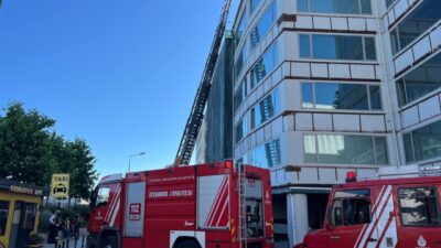 İSTANBUL (AA) – Beyoğlu'nda 6 katlı binada çıkan yangın itfaiye