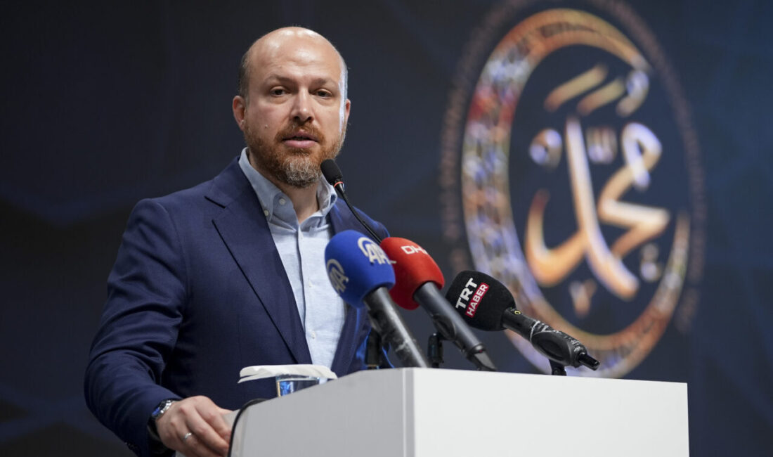 - "Peygamber Efendimizi seven, hayatında kendine örnek alan bireyler yetiştirmek