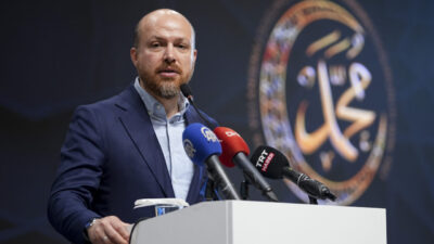 - "Peygamber Efendimizi seven, hayatında kendine örnek alan bireyler yetiştirmek