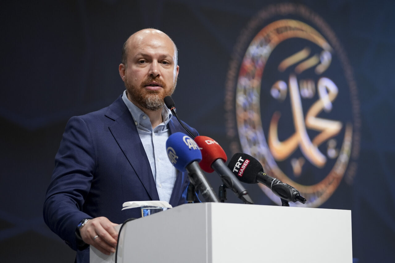 - "Peygamber Efendimizi seven, hayatında kendine örnek alan bireyler yetiştirmek
