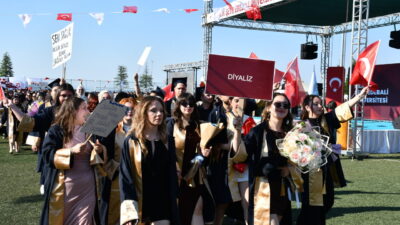 BİLECİK (AA) – Bilecik Şeyh Edebali Üniversitesinde (BŞEÜ) mezuniyet töreni